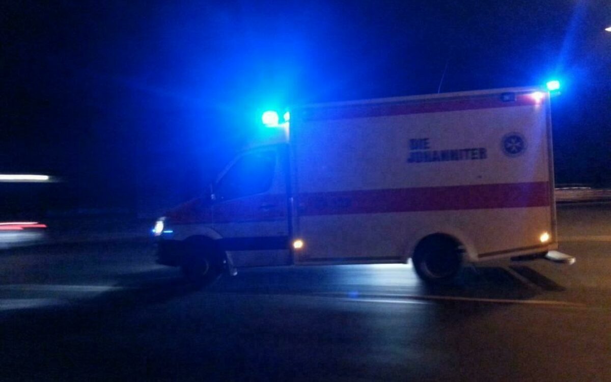 1609316811rettungswagen nacht fh 2014 1609316811rettungswagen nacht fh 2014